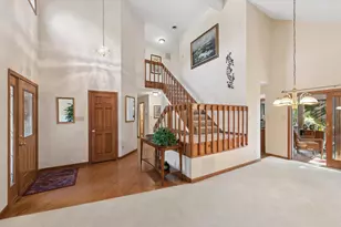 1204 Bartlett Dr, Valparaiso, IN 46383 - Photo 2