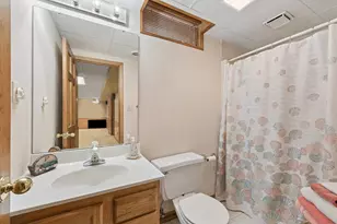 1204 Bartlett Dr, Valparaiso, IN 46383 - Photo 24