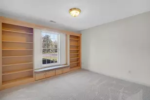 2700 Georgetowne Dr, Highland, IN 46322 - Photo 16