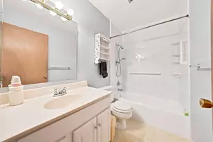 629 W 39th Pl, Hobart, IN 46342 - Photo 14