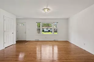 2423 Jacqueline St, Portage, IN 46368 - Photo 4