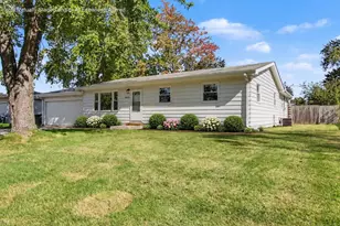 2423 Jacqueline St, Portage, IN 46368 - Photo 2