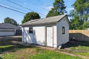 709 Dundee St, South Bend, IN 46619 - Photo 32