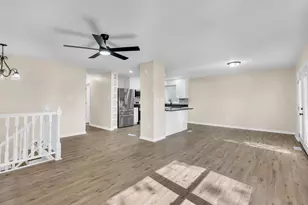 1717 W 98th Pl, Crown Point, IN 46307 - Photo 4