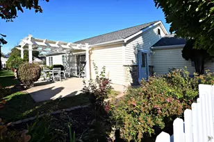 350 Brown Ct, Chesterton, IN 46304 - Photo 2