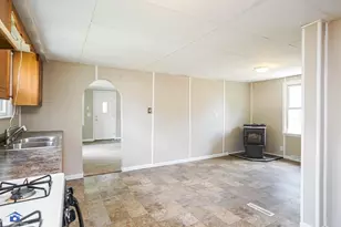 23910 Ivy St, Schneider, IN 46376 - Photo 10