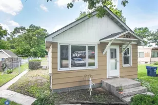 23910 Ivy St, Schneider, IN 46376 - Photo 2