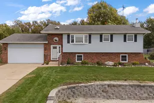 427 Northfield Ln, Valparaiso, IN 46383 - Photo 2