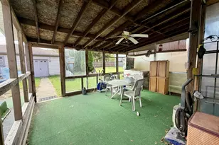 815 W 39th Ave, Hobart, IN 46342 - Photo 16