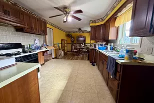 815 W 39th Ave, Hobart, IN 46342 - Photo 4