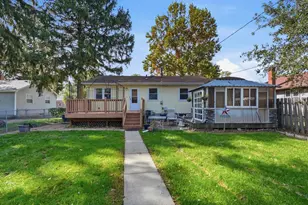 759 Water St, Hobart, IN 46342 - Photo 4