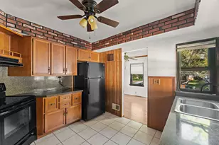 1341 Lincoln St, Hobart, IN 46342 - Photo 10