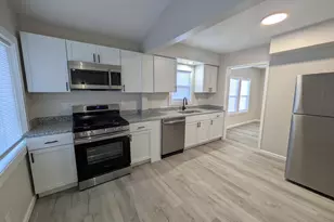 428 N Carroll Ave, Michigan City, IN 46360 - Photo 2