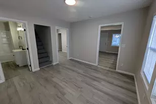 428 N Carroll Ave, Michigan City, IN 46360 - Photo 4