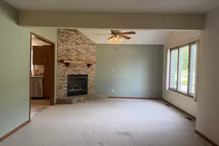 317 9th Cir SE, Demotte, IN 46310 - Photo 4