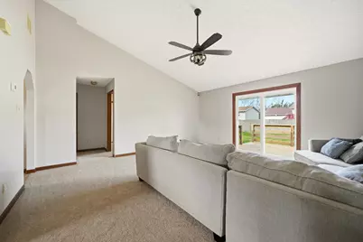 5712 Blossom Avenue, Portage, IN 46368 - Photo 6