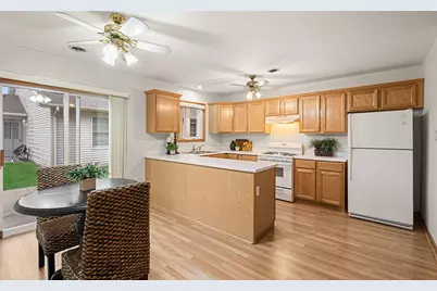 496 Hidden Oak Drive, Hobart, IN 46342 - Photo 8