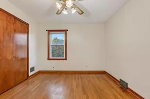 17 N Washington St, Hobart, IN 46342 - Photo 12