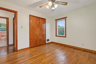 17 N Washington St, Hobart, IN 46342 - Photo 10