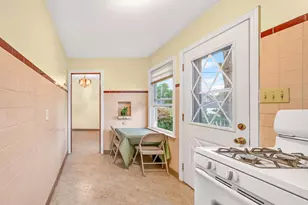 17 N Washington St, Hobart, IN 46342 - Photo 8