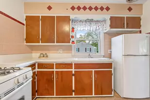 17 N Washington St, Hobart, IN 46342 - Photo 6