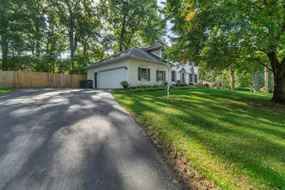 2204 Wynnewood Drive, Valparaiso, IN 46385 - Photo 4