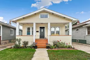 424 E 165th St, Hammond, IN 46324 - Photo 1