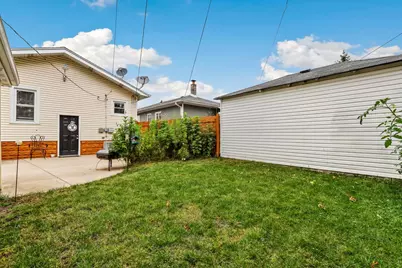 424 E 165th Street, Hammond, IN 46324 - Photo 24