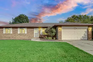 7585 Wright St, Merrillville, IN 46410 - Photo 22