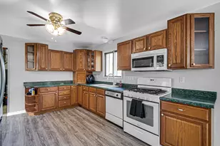 7585 Wright St, Merrillville, IN 46410 - Photo 12
