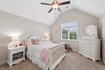 421 W Sandhurst Drive, Valparaiso, IN 46385 - Photo 18
