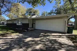 2302 Sears St, Valparaiso, IN 46383 - Photo 1