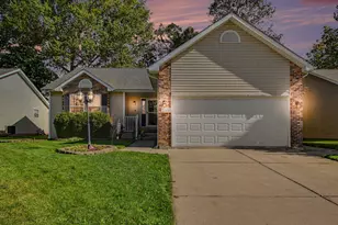 1606 Pine Creek Rd, Valparaiso, IN 46383 - Photo 1