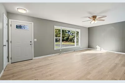 383 E 1050 N, Chesterton, IN 46304 - Photo 6