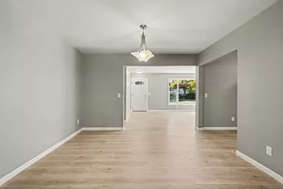383 E 1050 N, Chesterton, IN 46304 - Photo 8