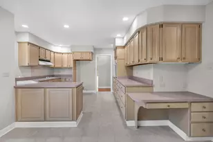 3519 Bob White Cir, Valparaiso, IN 46383 - Photo 8