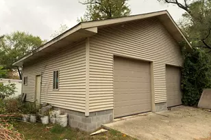 412 Broadway St, Michigan City, IN 46360 - Photo 6