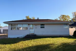 9607 O Day Dr, Highland, IN 46322 - Photo 1