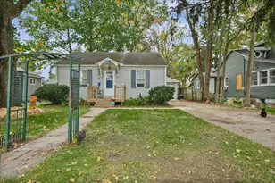 1005 Madison St, Valparaiso, IN 46385 - Photo 2