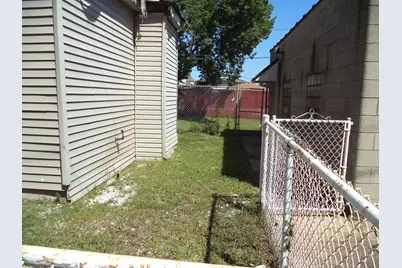 401 E Chicago Avenue, East Chicago, IN 46312 - Photo 6