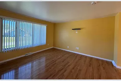 1215 Sunnyslope Drive, Crown Point, IN 46307 - Photo 4