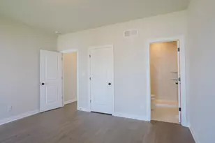 1659 Trailbrook Dr, Valparaiso, IN 46385 - Photo 18