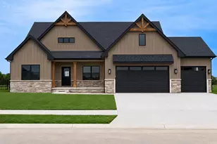 1859 Trailbrook Dr, Valparaiso, IN 46385 - Photo 1