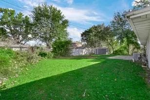 381 Greendale Dr, Valparaiso, IN 46385 - Photo 16