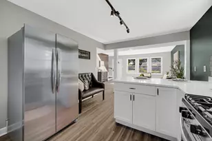 363 Pinewood Dr, Valparaiso, IN 46385 - Photo 6