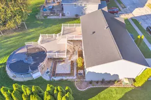 3203 Parker Dr, Valparaiso, IN 46383 - Photo 10