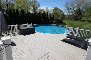 3203 Parker Dr, Valparaiso, IN 46383 - Photo 2