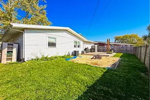 372 Riviera Cir, Valparaiso, IN 46385 - Photo 20