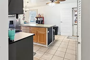 372 Riviera Cir, Valparaiso, IN 46385 - Photo 6