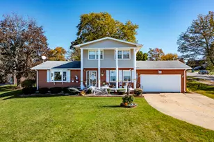 605 E 78th Pl, Merrillville, IN 46410 - Photo 1